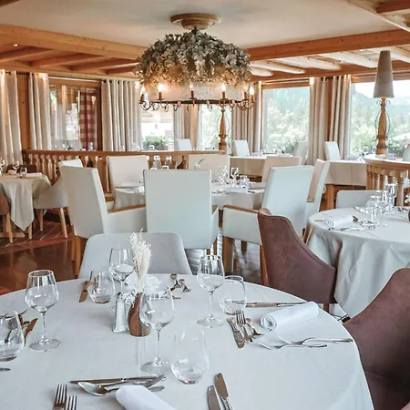 فندق Alpina & - Restaurant Oxalis 3*