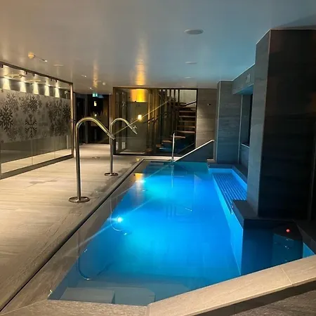 Hotell Alpina 3*
