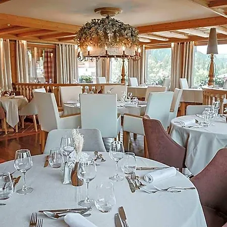 Szálloda Alpina & - Restaurant Oxalis Les Gets
